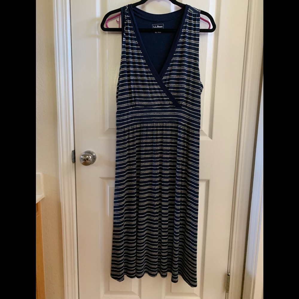 NWOT navy and blue LL Bean XL